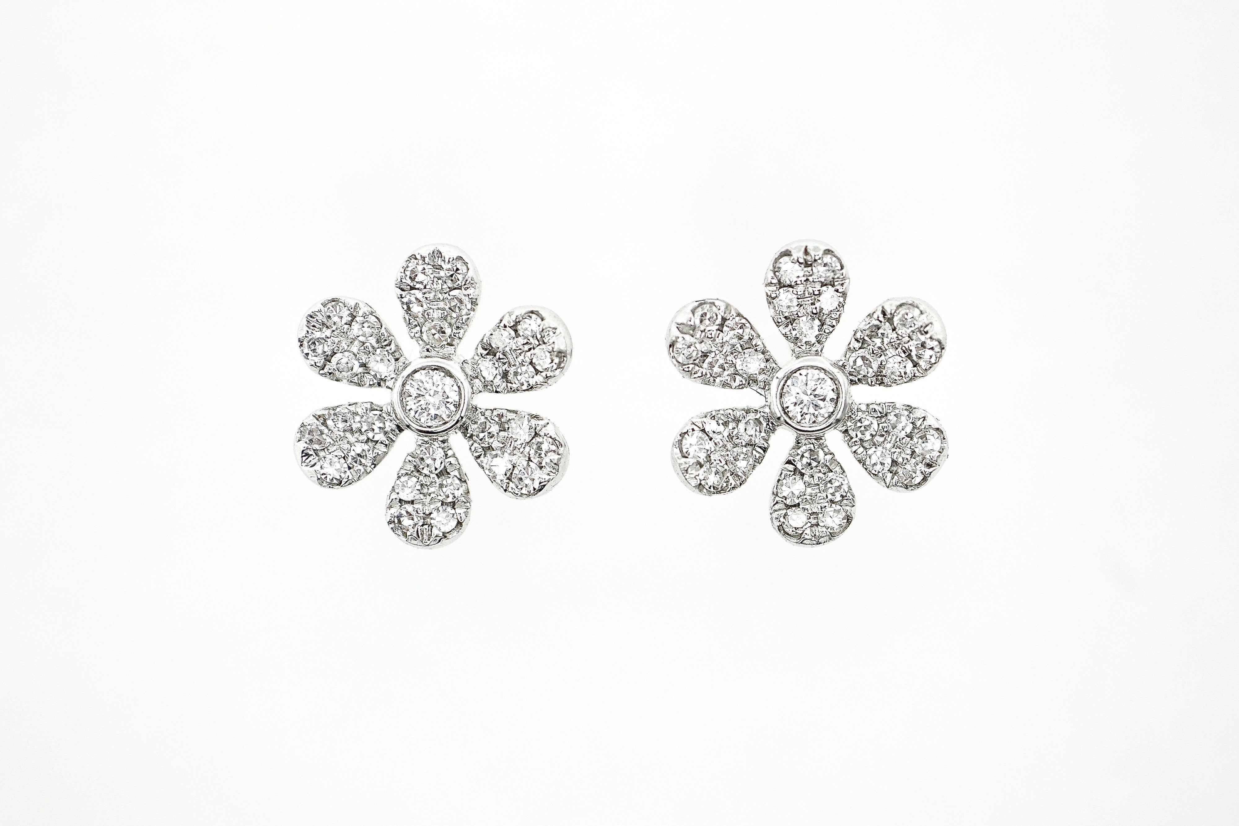 
  
  14k White Gold Diamond Flower Stud Earrings
  
